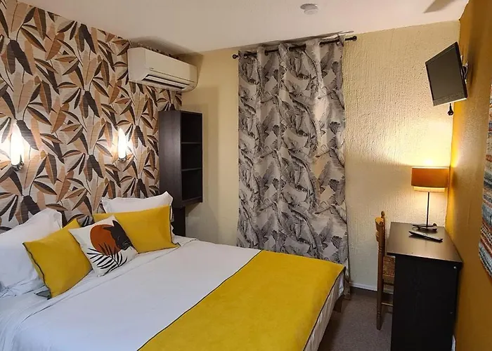 Hotel L'etoile Aéroport - A61 2*