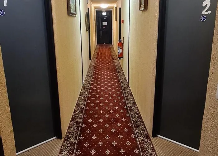 L'etoile Aéroport - A61 2*